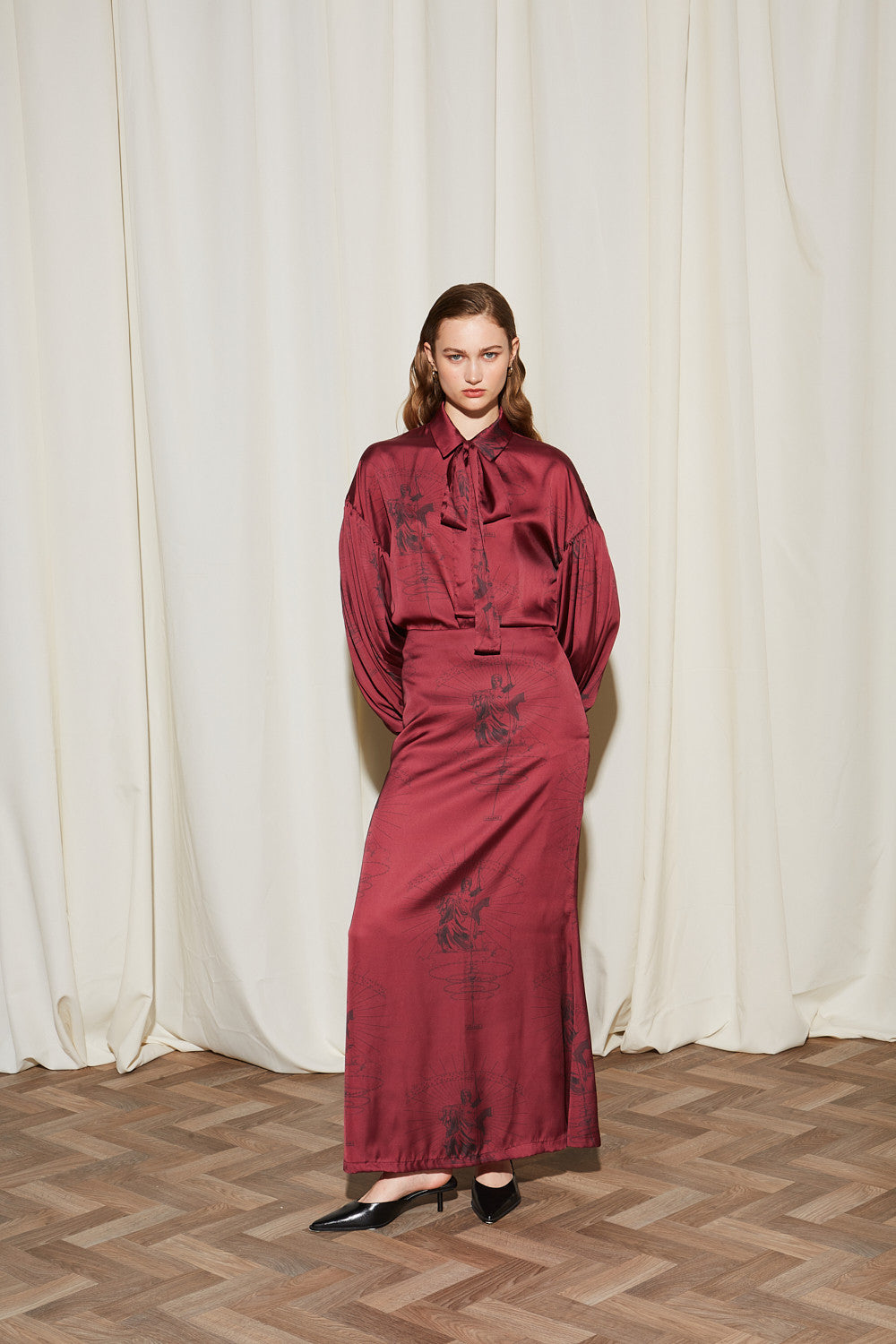 Ananke satin printed burgundy skirt