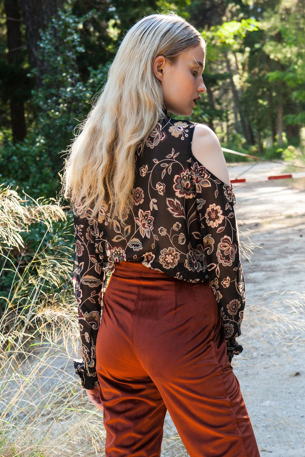 Daphne cut out sleeves shirt